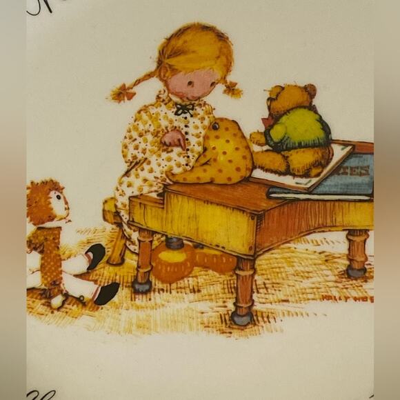 Vintage Holly Hobby Collector's Edition Decorative Plate - Picture 3 of 3